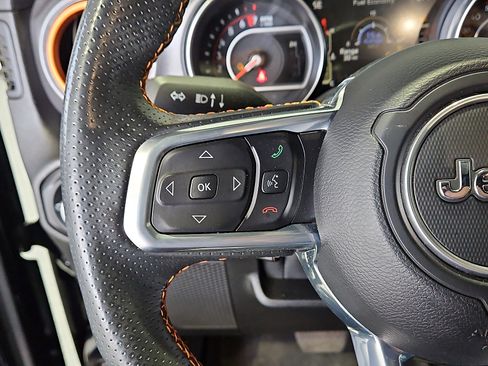 Used 2021 Jeep Gladiator Mojave AWD/4WD image 18