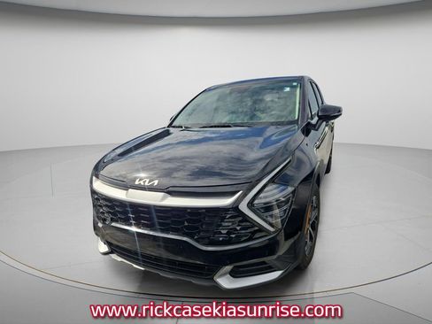 Used 2024 Kia Sportage EX FWD image 3