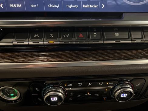 Certified 2023 GMC Sierra 1500 SLE image 18