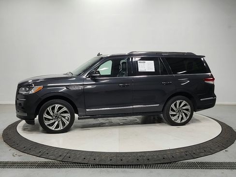 Used 2023 Lincoln Navigator Reserve AWD/4WD image 4