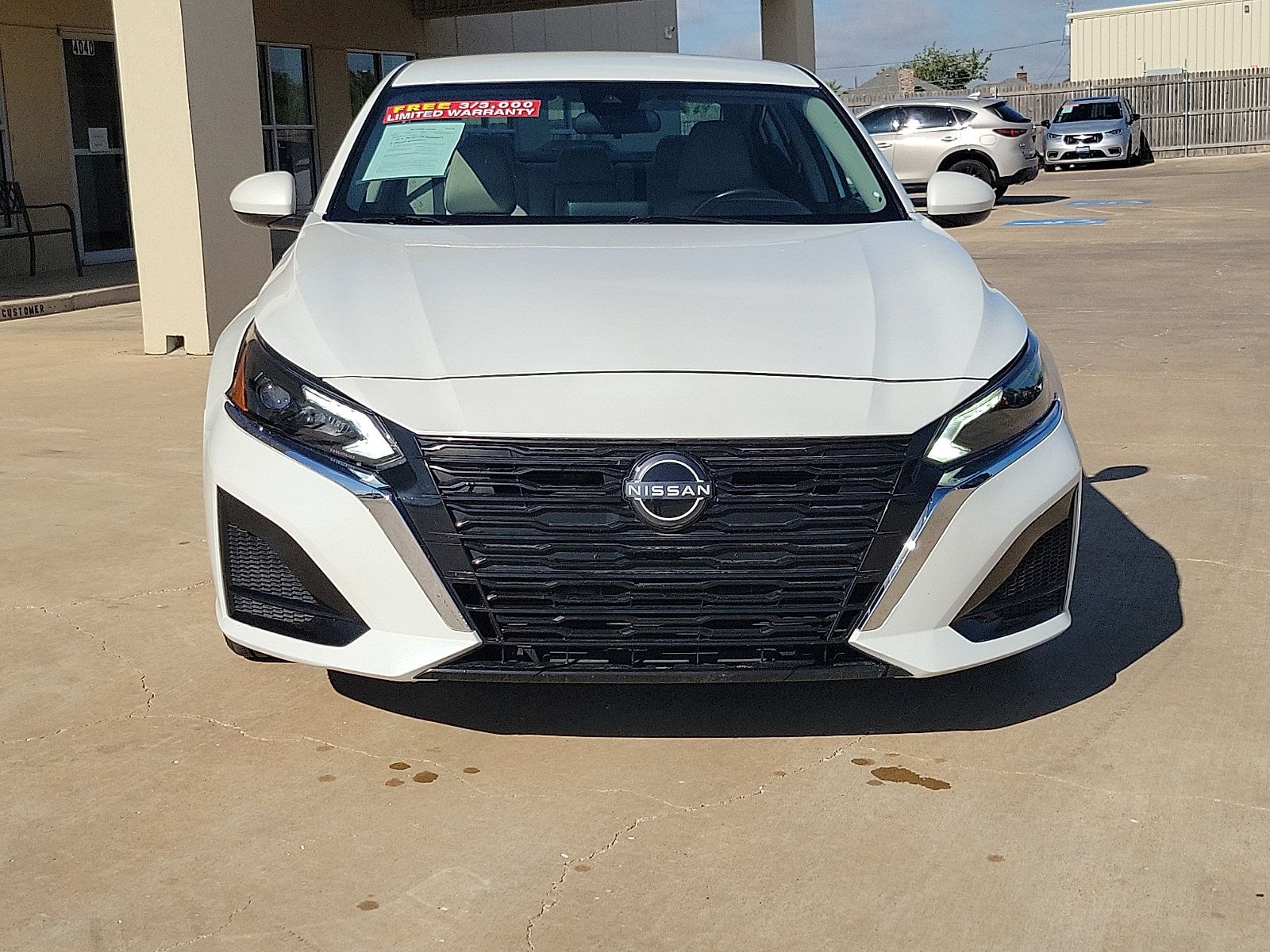 Used 2023 Nissan Altima 2.5 SV AWD/4WD image 2