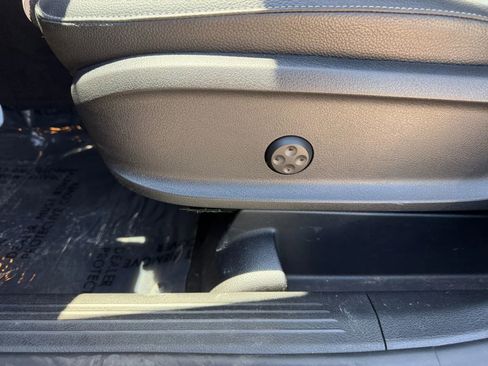 Used 2020 Mercedes-Benz GLB 250 4MATIC image 18
