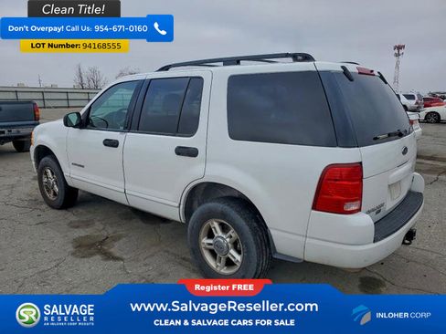Used 2004 Ford Explorer XLT image 3