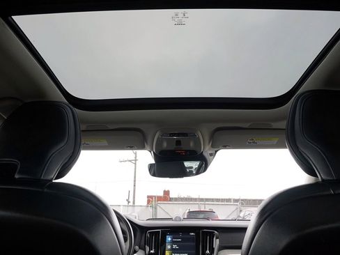 Used 2022 Volvo S60 T8 Inscription image 25