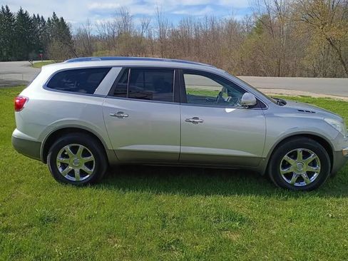 Used 2010 Buick Enclave CXL w/ Trailering Provision Package AWD/4WD image 3