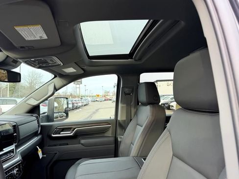 New 2026 GMC Sierra 2500 SLT w/ SLT Premium Package image 11