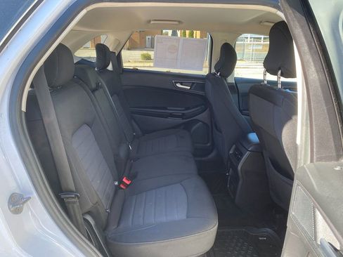 Used 2018 Ford Edge SE image 26