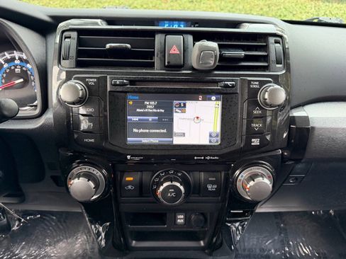 Used 2018 Toyota 4Runner TRD Off-Road image 29