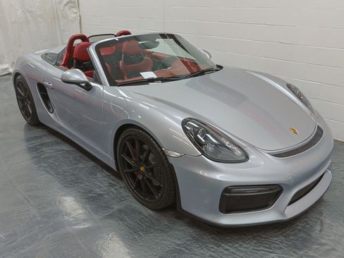 Used 2016 Porsche Boxster Spyder image 31
