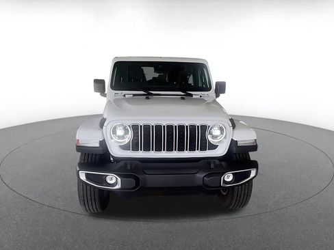 Used 2025 Jeep Wrangler Unlimited Sahara AWD/4WD image 3