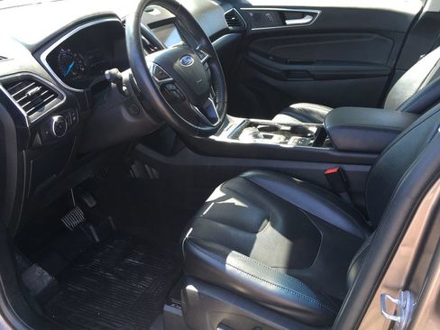 Used 2019 Ford Edge Titanium w/ Equipment Group 301A AWD/4WD image 4
