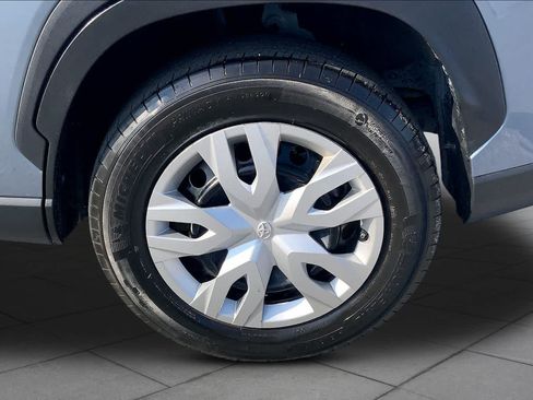 Used 2024 Toyota Corolla Cross L FWD image 11