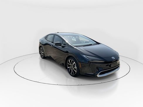 New 2025 Toyota Prius Plug-In Hybrid FWD image 2