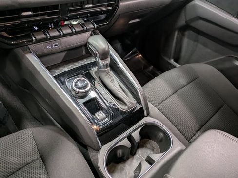 Used 2024 GMC Canyon Elevation image 14