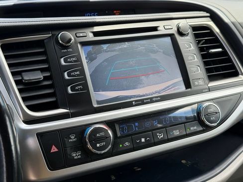Used 2019 Toyota Highlander XLE AWD/4WD image 20