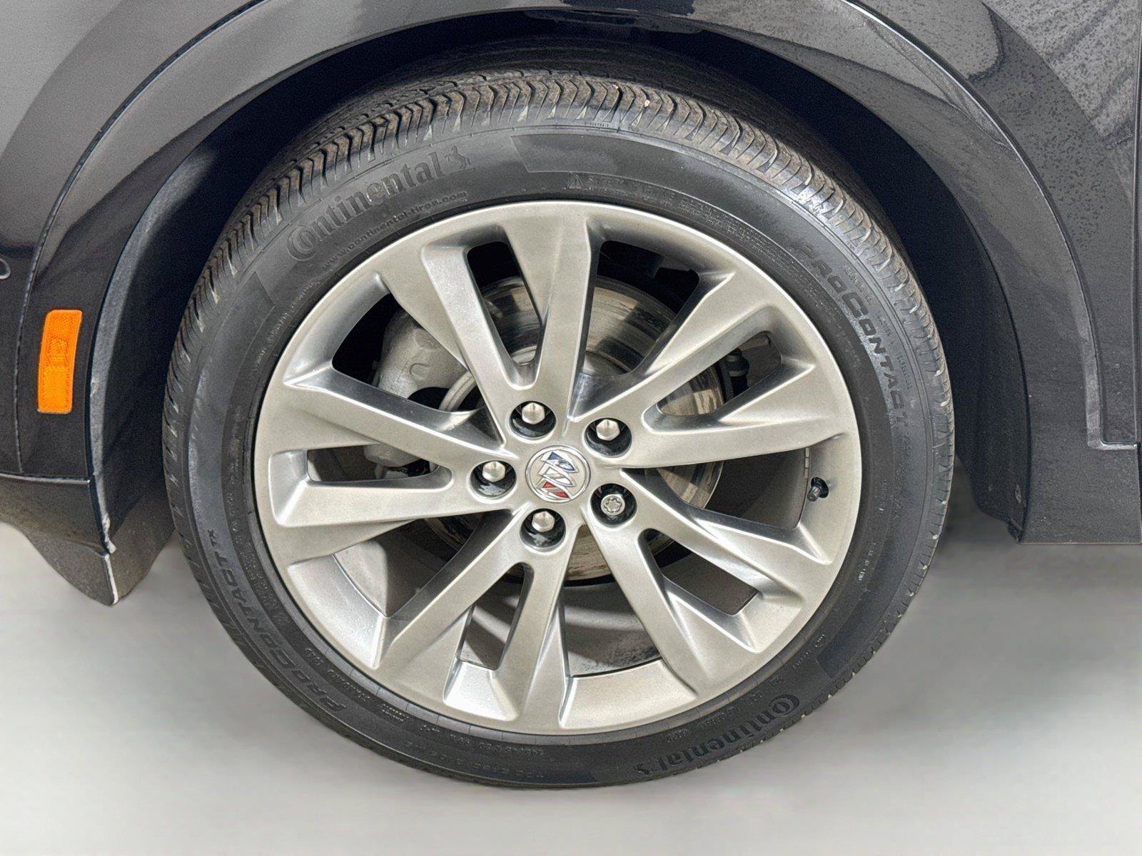 Used 2022 Buick Envision Avenir w/ Technology Package II FWD image 31