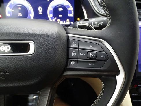 Used 2024 Jeep Grand Cherokee Limited image 26