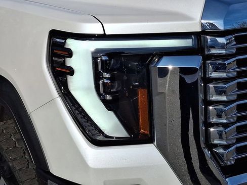 Used 2024 GMC Sierra 2500 Denali w/ Denali Reserve Package image 11