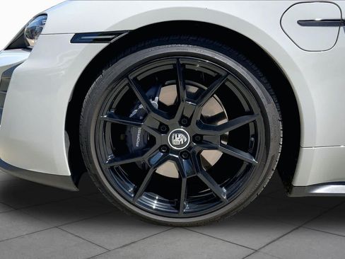 Used 2022 Porsche Taycan RWD image 9