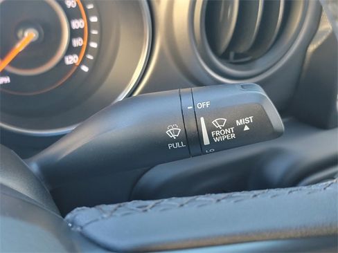 Used 2023 Jeep Gladiator Sport image 33