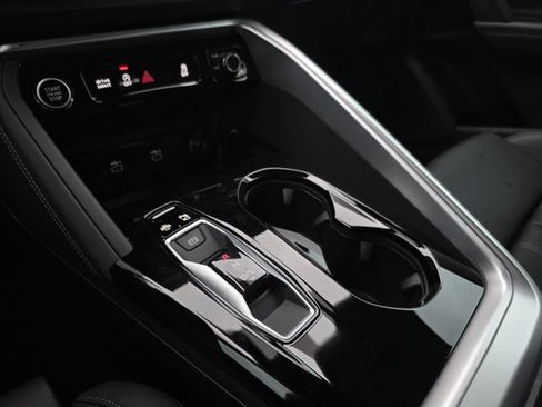 New 2025 Audi Q5 Premium Plus image 18