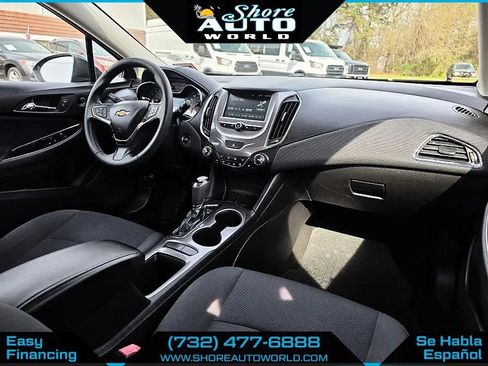 Used 2017 Chevrolet Cruze LT w/ Convenience Package FWD image 22