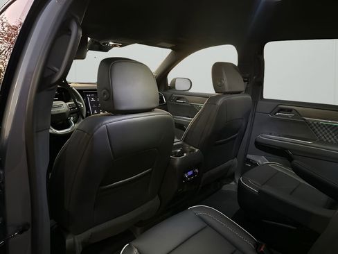 New 2026 GMC Acadia Denali w/ Super Cruise Package image 18