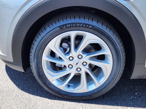 New 2027 Chevrolet Bolt LT w/ Comfort Package FWD image 6