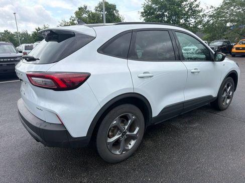Used 2025 Ford Escape ST-Line AWD/4WD image 3