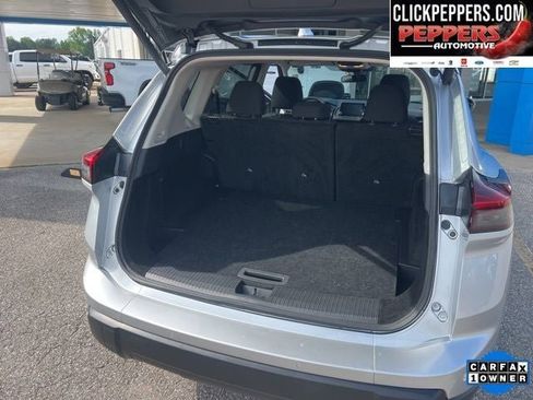 Used 2025 Nissan Rogue SV FWD image 15
