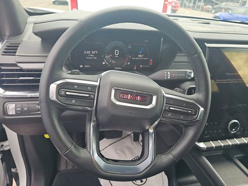 Certified 2025 GMC Acadia Elevation image 17