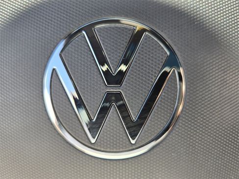 Certified 2022 Volkswagen Atlas Cross Sport SEL R-Line image 30