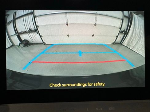 Used 2025 Toyota Prius XLE image 40