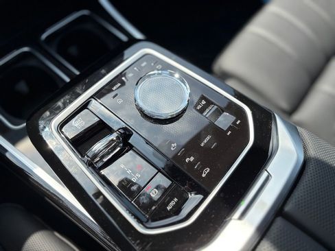 Used 2025 BMW 760i xDrive image 11