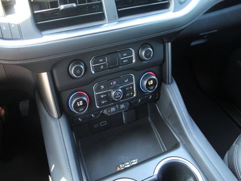 Used 2024 Chevrolet Tahoe LT w/ Luxury Package RWD image 18
