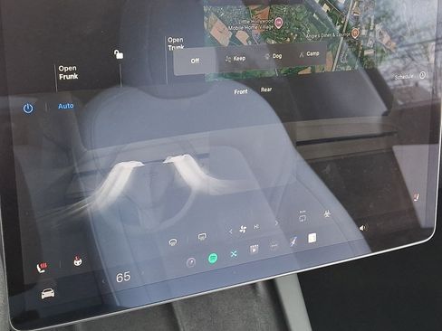 Used 2022 Tesla Model Y Long Range image 16