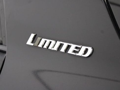 Used 2011 Toyota 4Runner Limited AWD/4WD image 8
