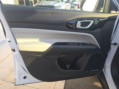 New 2026 Jeep Compass Limited image 10