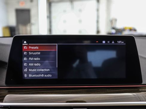 Used 2020 BMW M550i xDrive w/ Executive Package image 17