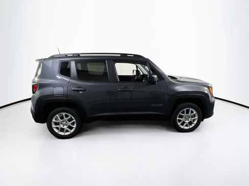 Used 2023 Jeep Renegade Latitude w/ Premium Group AWD/4WD image 4