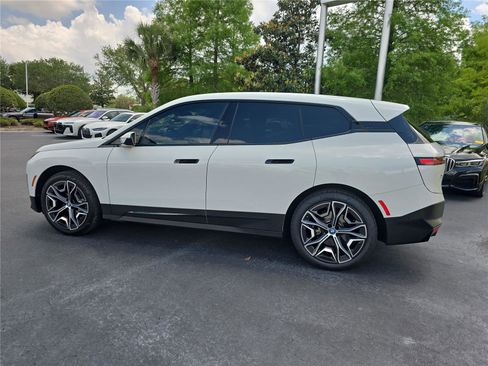 Certified 2024 BMW iX xDrive50 AWD/4WD image 5