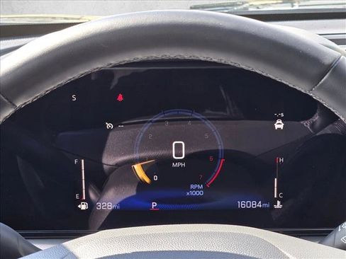 Used 2025 Chevrolet Trax LT w/ LT Convenience Package image 10