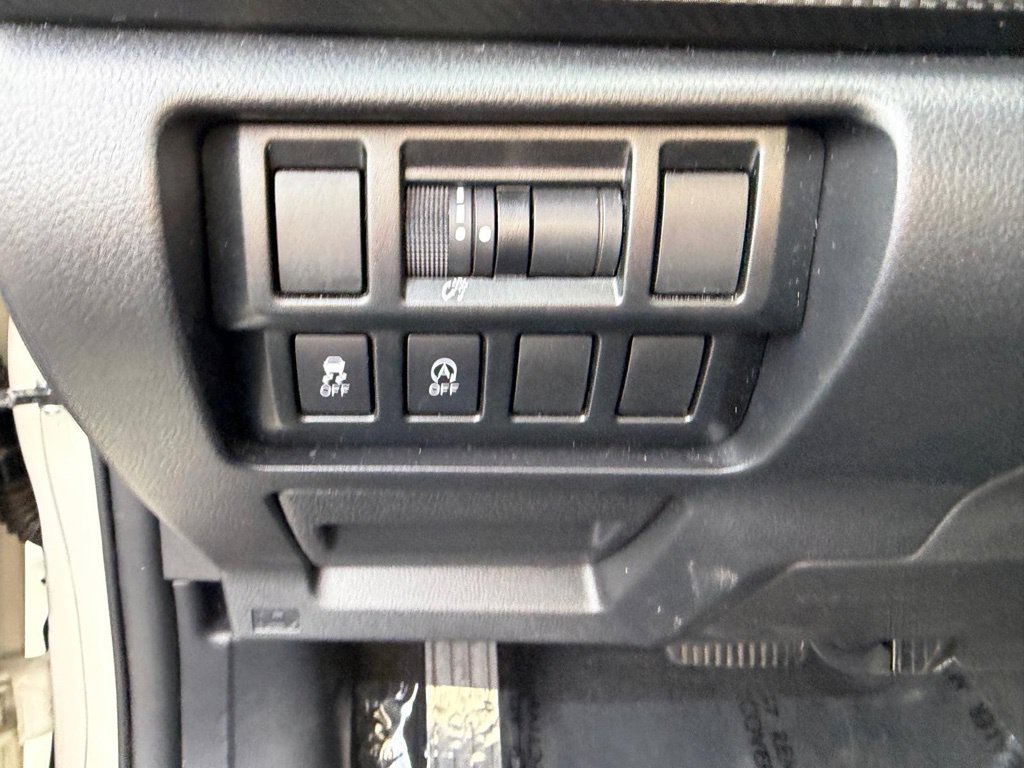 Used 2023 Subaru Crosstrek 2.0i AWD/4WD image 32