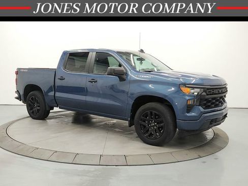 Used 2024 Chevrolet Silverado 1500 Custom AWD/4WD image 1