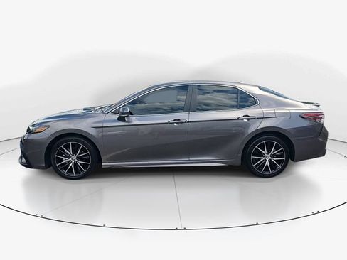 Used 2023 Toyota Camry SE FWD image 6