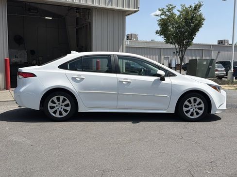 Used 2024 Toyota Corolla LE FWD image 4