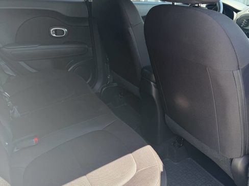 Used 2016 Kia Soul FWD image 11