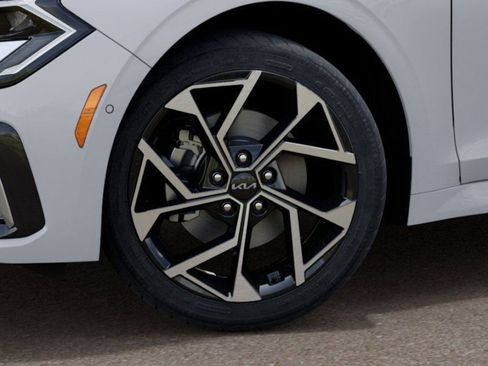 New 2025 Kia K5 EX image 9