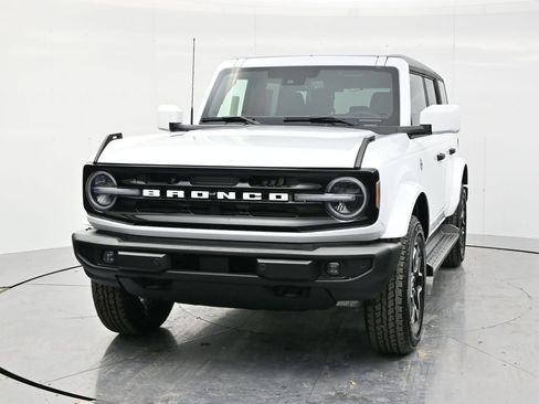 New 2026 Ford Bronco Outer Banks AWD/4WD image 2