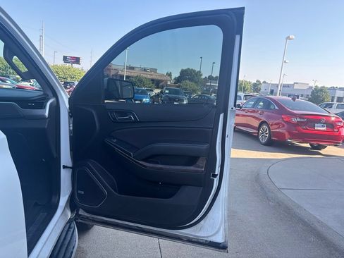 Used 2019 Chevrolet Suburban LT AWD/4WD image 25